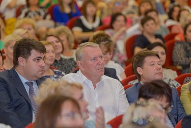 38% от общего числа стобалльников в области – оренбургские ученики